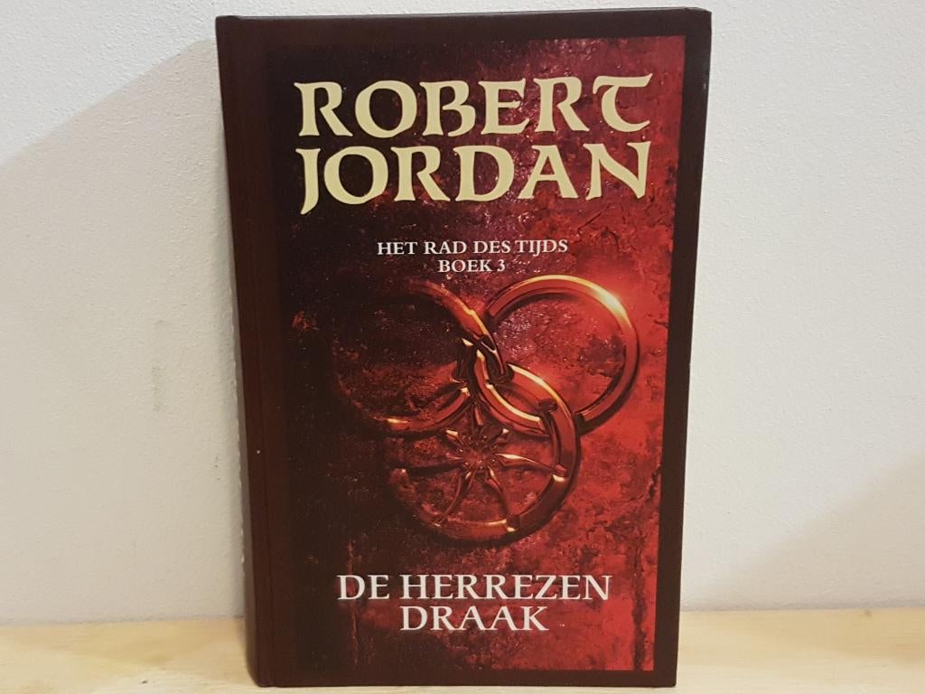 Het Rad des Tijds - De Herrezen Draak - Rober Jorden, Boeken, Fantasy, Ophalen of Verzenden, Gelezen, Robert Jordan