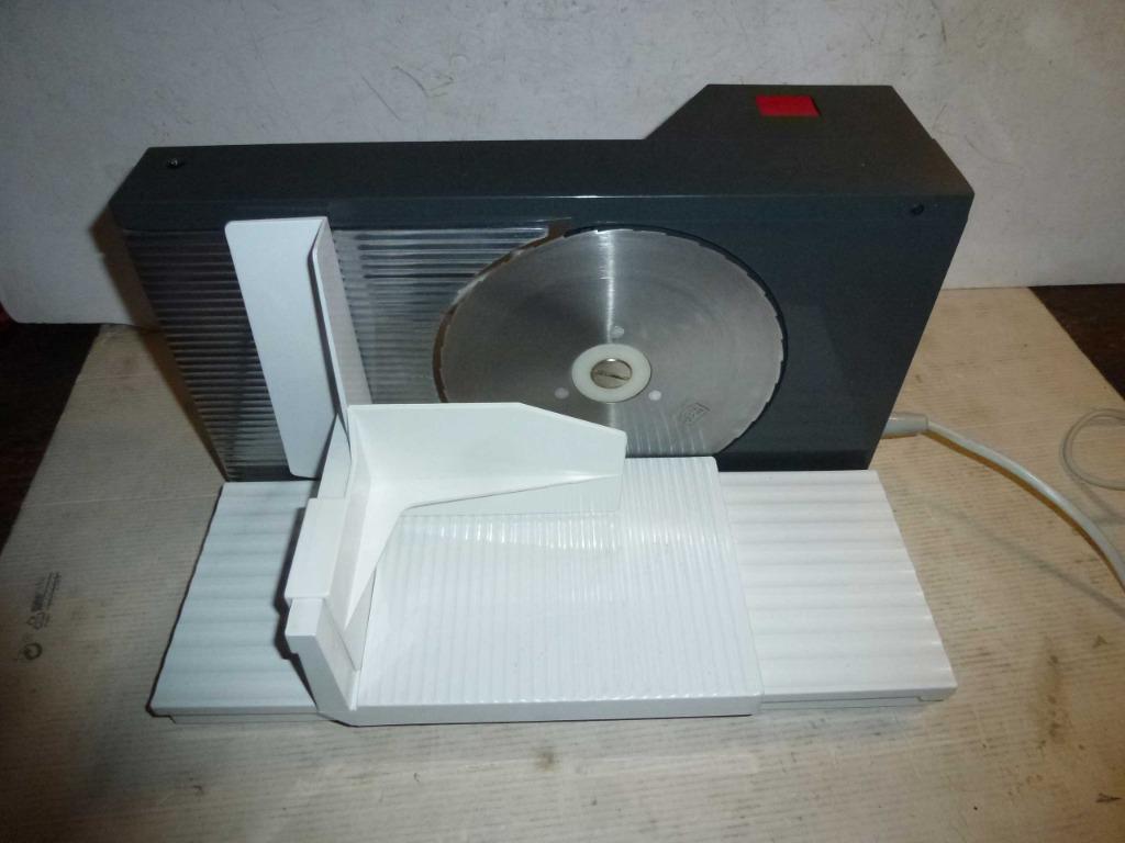 trancheuse de cuisine Bauknecht   HS20 - 200W, Maison & Meubles, Cuisine | Couverts, Comme neuf, Synthétique, Enlèvement ou Envoi
