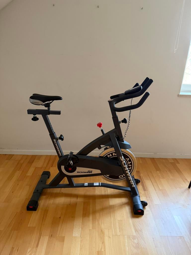 Vélo d'exercice Schwinn ic2, Enlèvement, Comme neuf, Jambes, Vélo de spinning