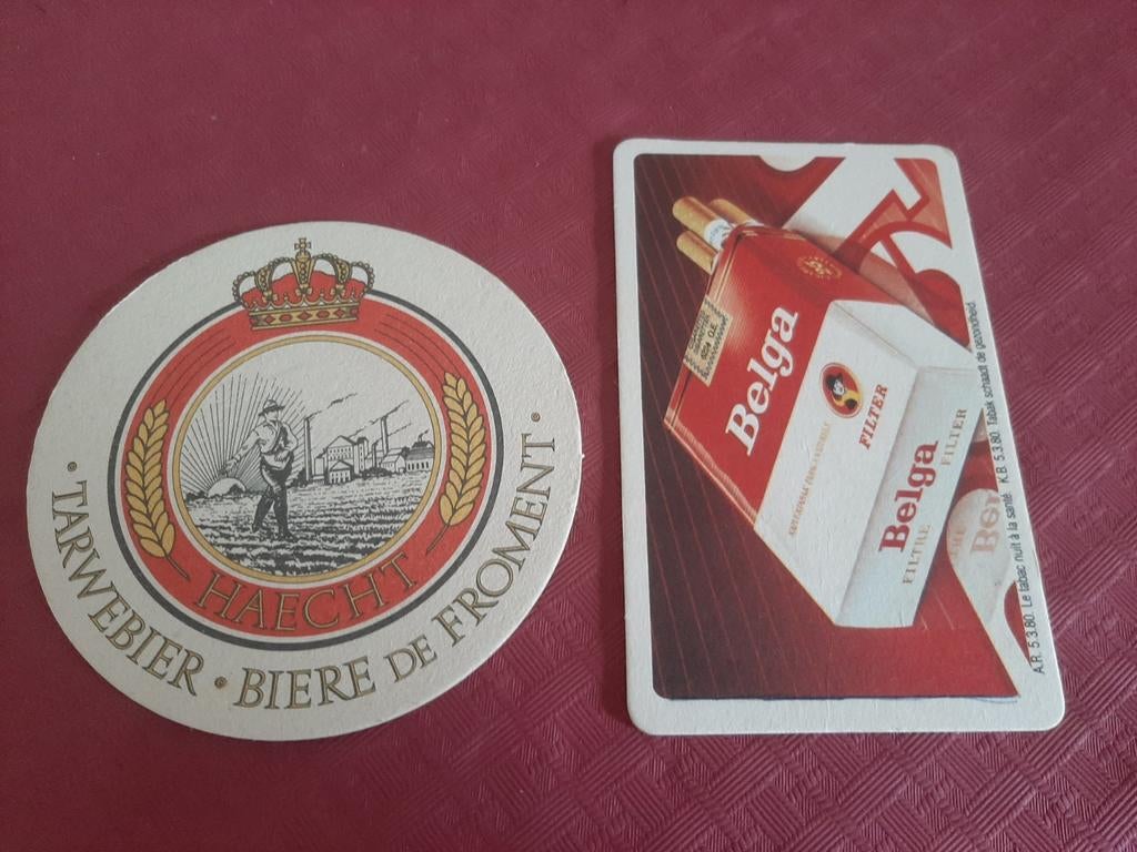 Deux sous-verres à bière vintage — bière Haecht et cigarette, Enlèvement ou Envoi, Utilisé, Sous-bock