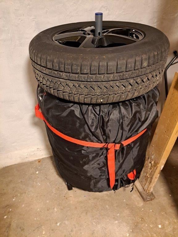 Winterbanden Continental, Auto-onderdelen, Banden en Velgen, Ophalen, 215 mm, Banden en Velgen, Winterbanden