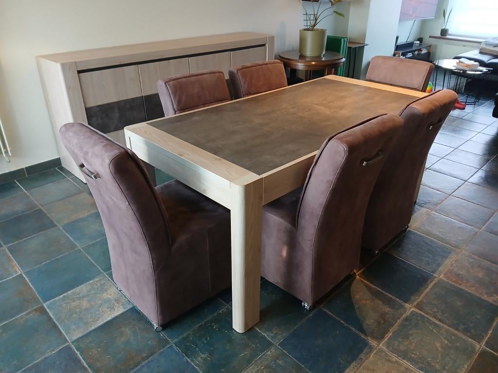 Set: eettafel (180 cm) + dressoir (220 cm), Ophalen