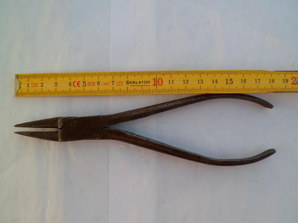 Pince à bec effilé, mors légèrement arrondis, Longueur :18cm, Enlèvement ou Envoi