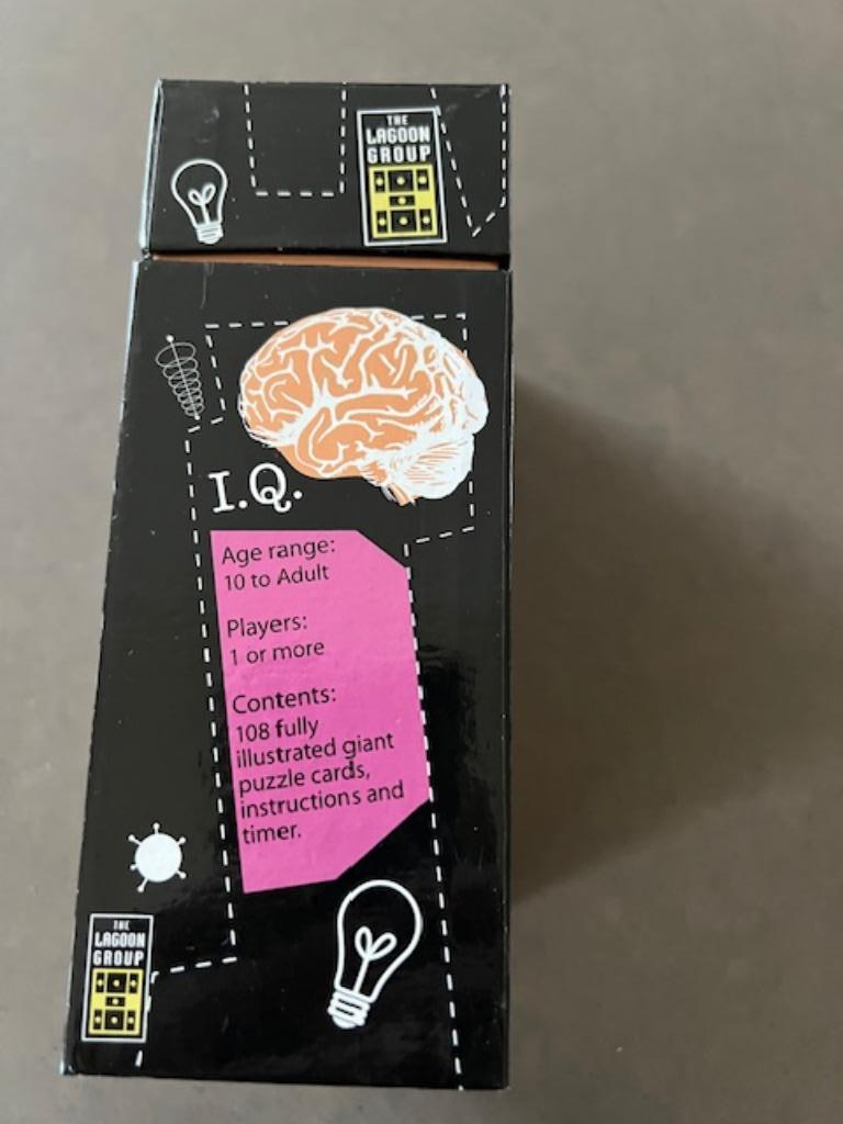 IQ Brain Train - Engelstalig, Vijf spelers of meer, Ophalen of Verzenden, Gebruikt, The Lagoon Group