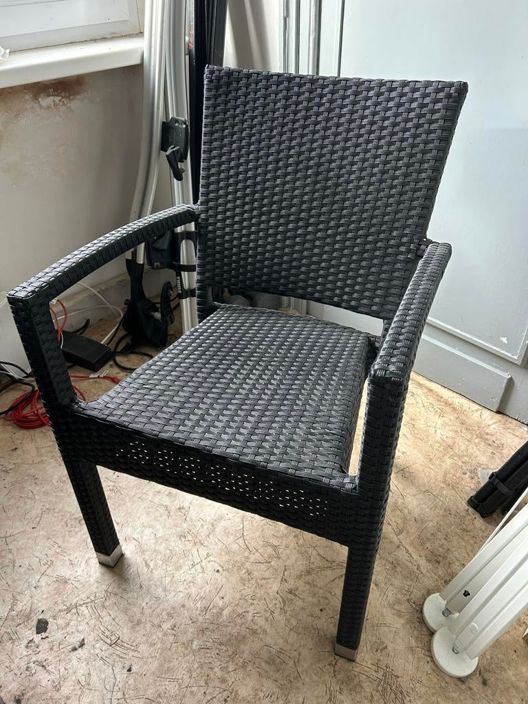 Chaise de patio empilable avec accoudoirs, rotin noir, Jardin & Terrasse, Chaises de jardin, Rotin, Empilable, Enlèvement