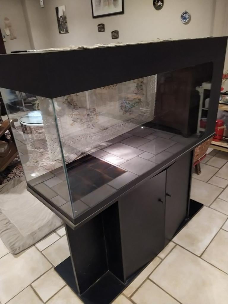 Aquarium, Enlèvement, Utilisé