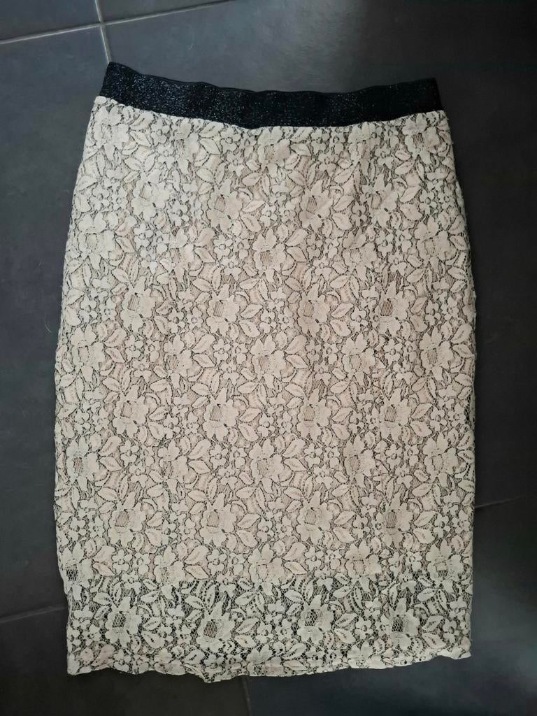 Mooie beige Fracomina L kanten rok, Kleding | Dames, Rokken, Zo goed als nieuw, Maat 42/44 (L), Beige, Onder de knie, Ophalen of Verzenden