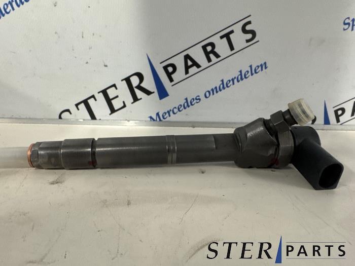 Injecteur (diesel) d'un Mercedes C-Klasse, Autos : Pièces & Accessoires, Systèmes à carburant, Mercedes-Benz, Utilisé, 3 mois de garantie