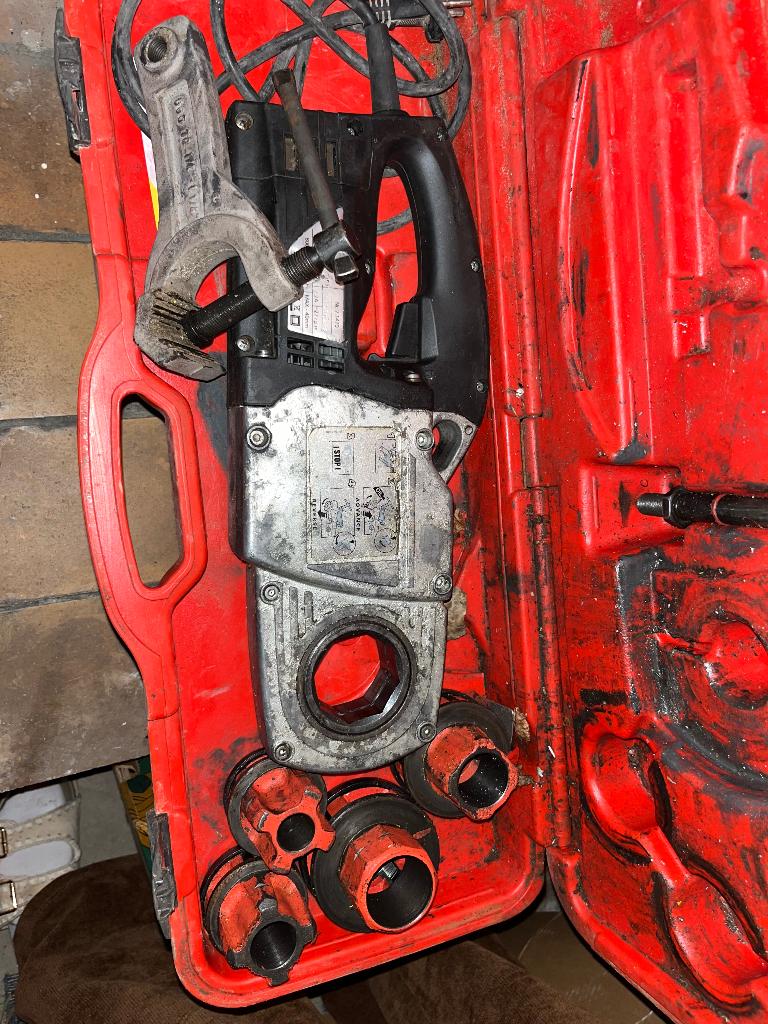 Machine de découpe de fils tubulaires, Enlèvement, Comme neuf