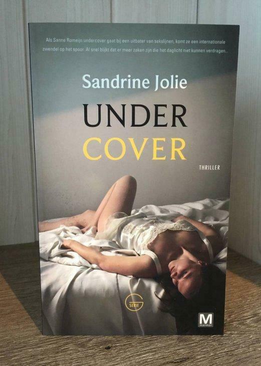 Sandrine Jolie - Under cover, Ophalen of Verzenden, Gelezen, Sandrine Jolie, Nederland