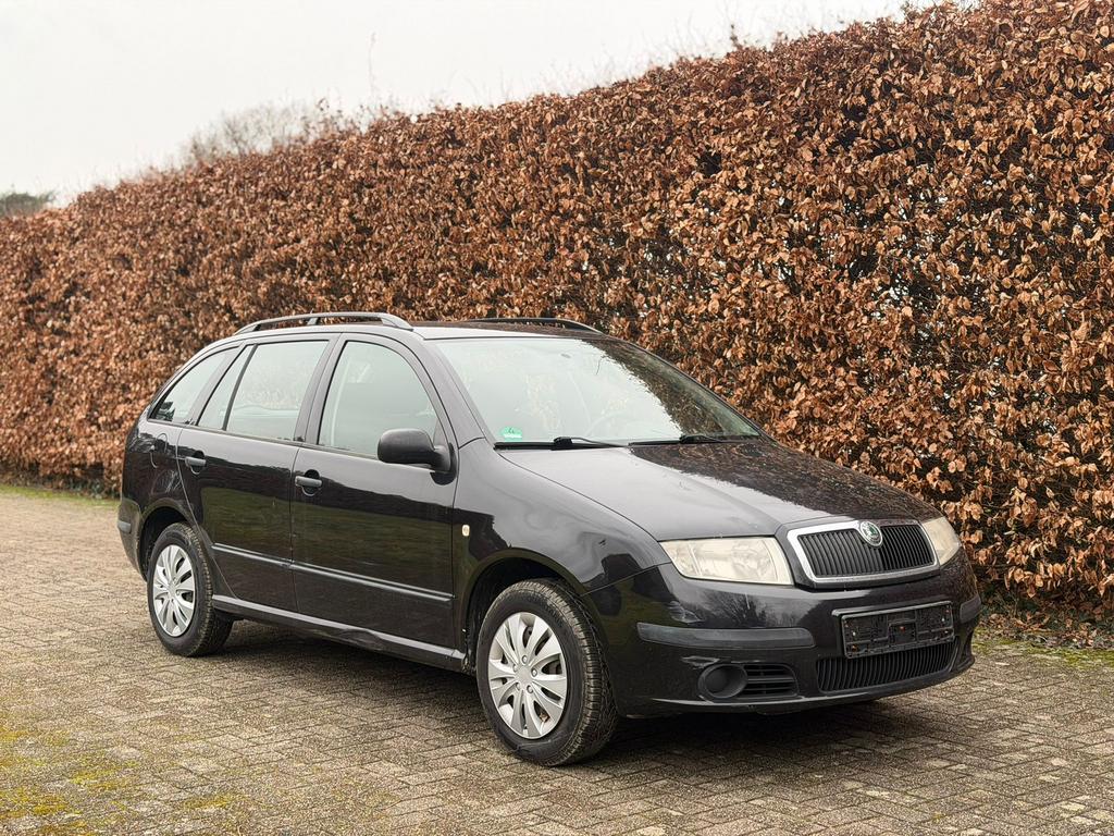 Skoda Fabia 1.2 Benzine 2005 156ooo km Airco wordt gekeurd, Auto's, Zwart, Bedrijf, 5 deurs, Euro 4