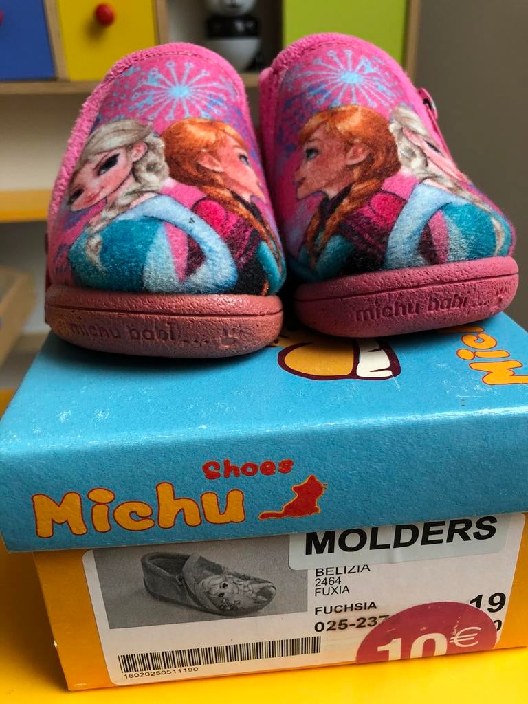 Pantoffels Frozen - merk Michu - maat 19, Ophalen, Gebruikt