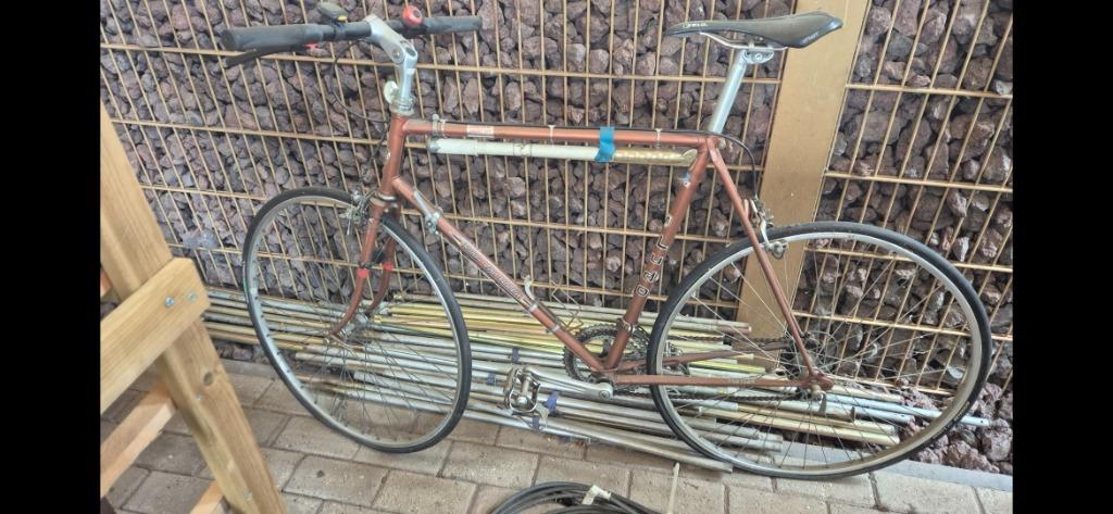 Retro fietskader, Ophalen