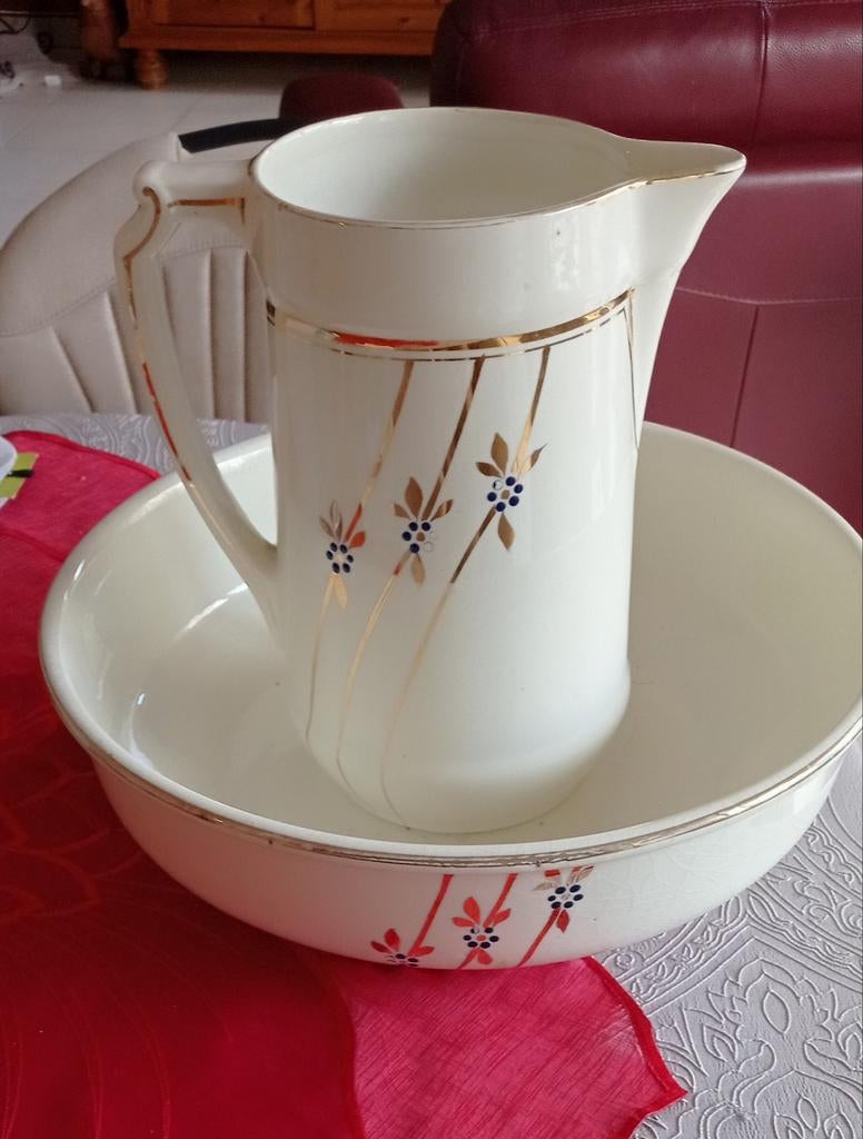 Ancien ensemble de toilette Keramis, Antiquités & Art, Antiquités | Services (vaisselle) pièces, Enlèvement