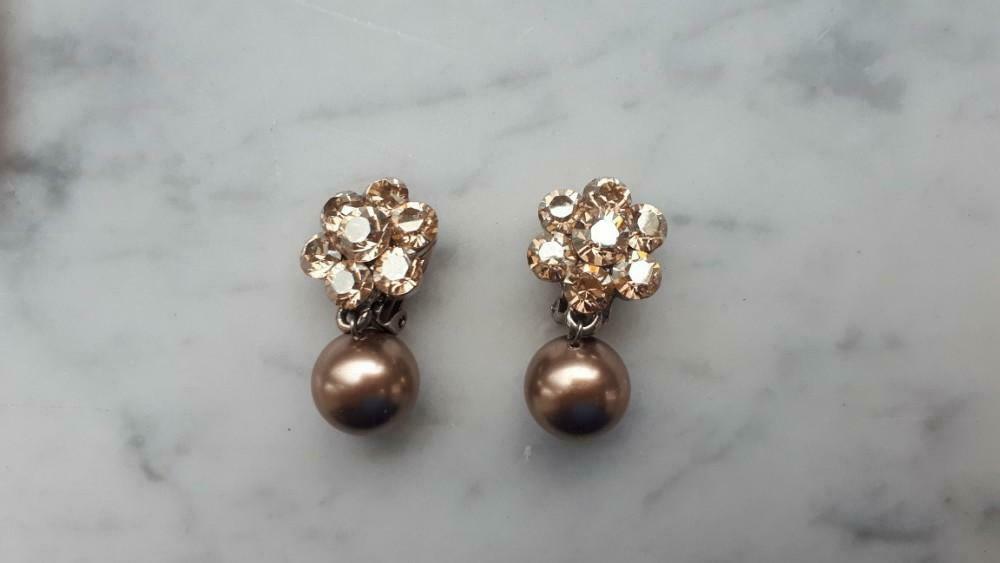 Élégantes Boucles d'oreilles clips qualité, Handtassen en Accessoires, Oorbellen, Ophalen, Beige