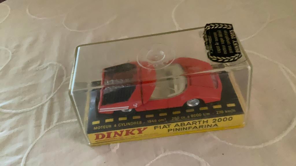 FIAT ABARTH 2000 PININFARINA  numero1430 dinky, Enlèvement ou Envoi, Comme neuf, Moteur