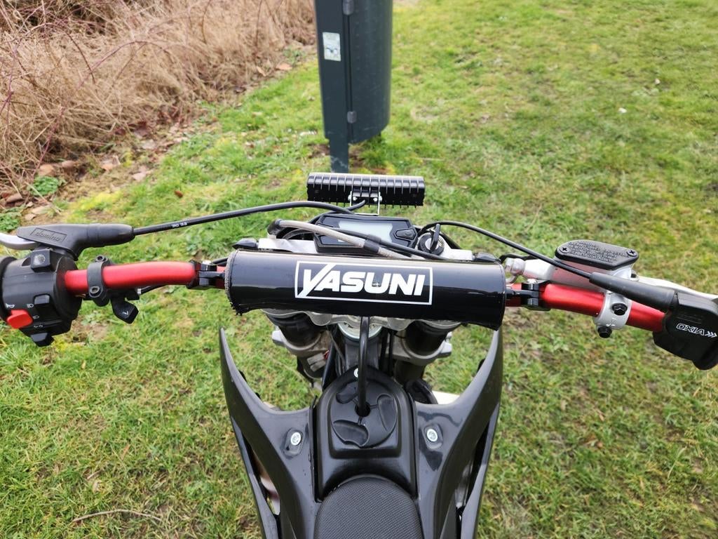 Yasuni stuur, Enlèvement ou Envoi, Comme neuf