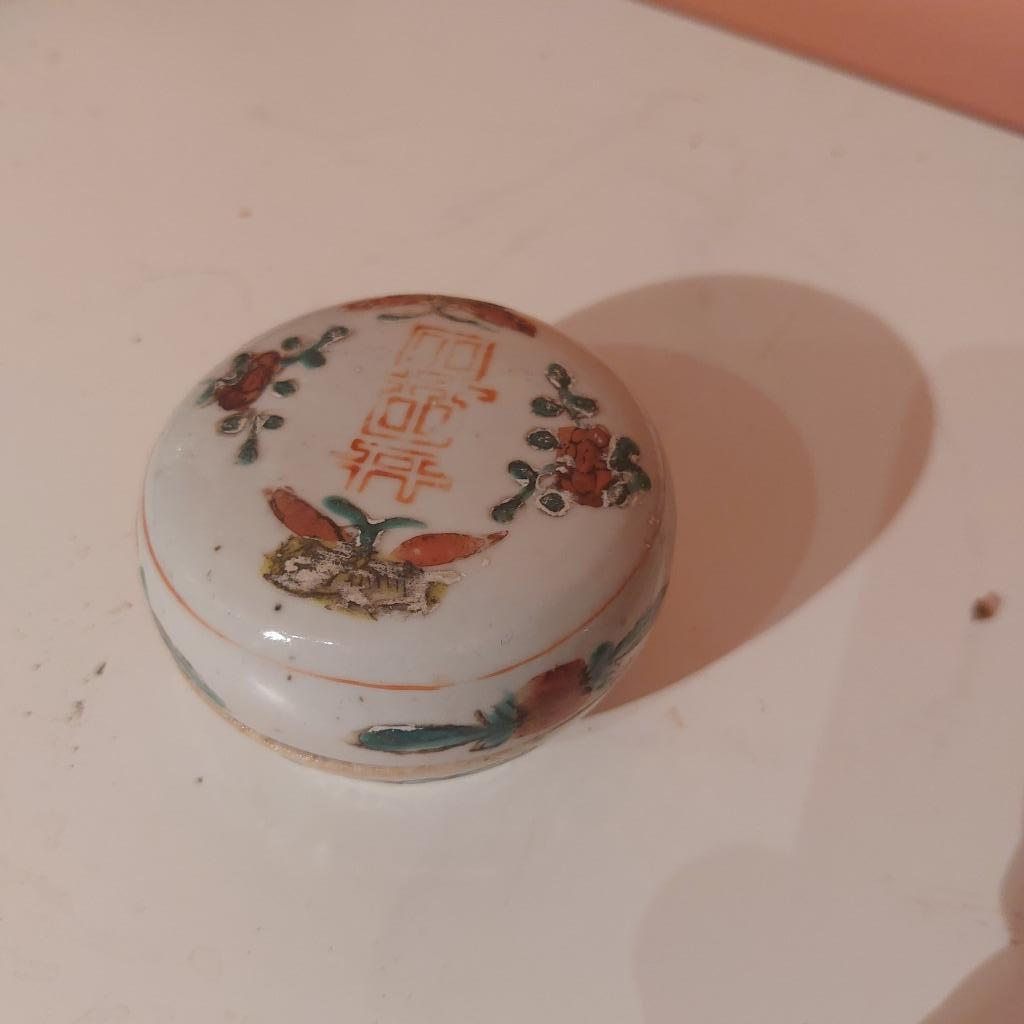 19e eeuw chinese porselein snuisterijen doosje famille vert, Antiek en Kunst, Ophalen of Verzenden