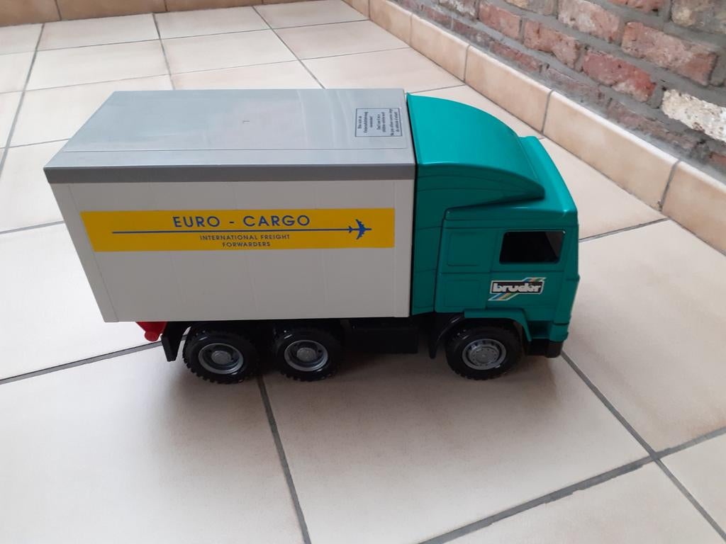 Bruder vrachtwagen, Ophalen