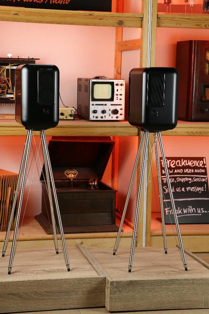 Q Acoustics Q Active 200 op de stands. Inclusief HUB. Cool!, Audio, Tv en Foto, Luidsprekerboxen, Ophalen of Verzenden, Zo goed als nieuw