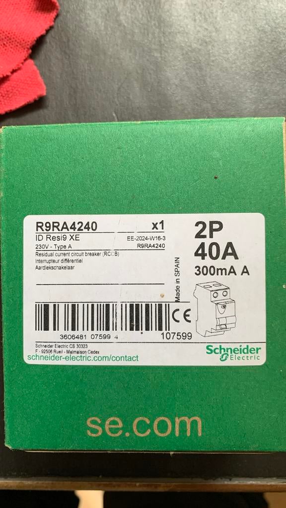 Aardlekschakelaar Schneider 2p40A 300mA A, Doe-het-zelf en Bouw, Ophalen, Nieuw, Schakelaar