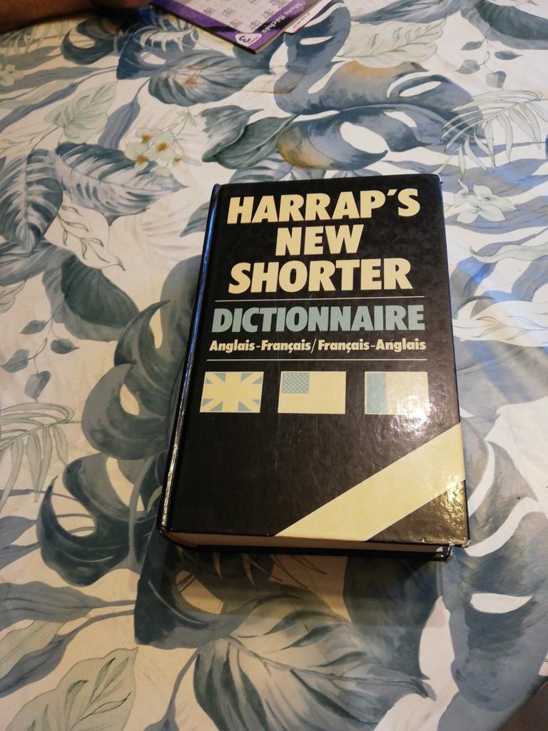 Harrap's nieuwe kortere woordenboek., Zo goed als nieuw