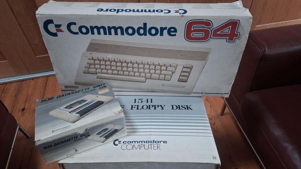Commodore 64  + cassette & floppy readers +  Fonctionnent, Enlèvement ou Envoi