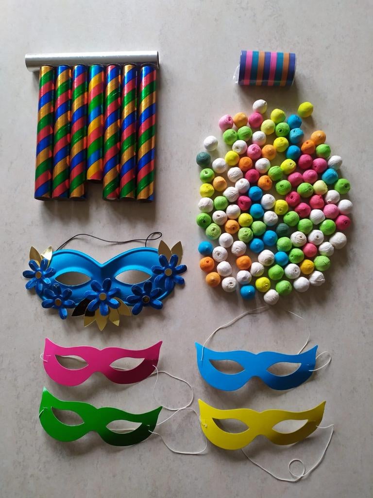 Set maskers en carnavalsaccessoires, Ophalen of Verzenden, Nieuw, Feestartikel