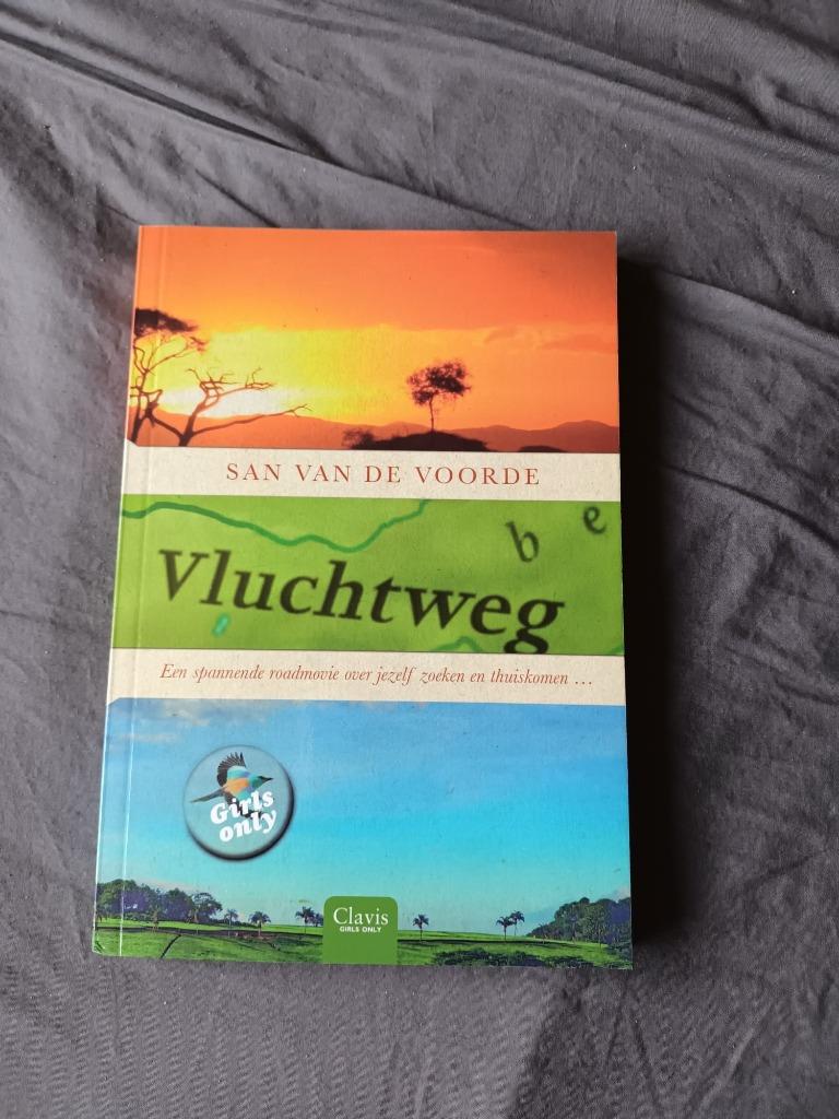 Vluchtweg - San Van de Voorde, Boeken, Kinderboeken | Jeugd | 10 tot 12 jaar, Zo goed als nieuw, Fictie, Ophalen of Verzenden