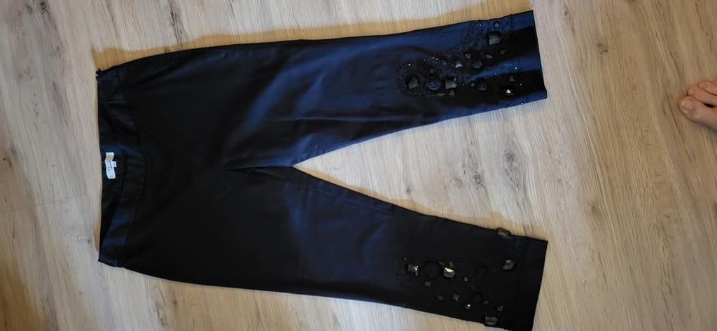 Mooi broekje met strass van Essentiel antwerp, Kleding | Dames, Broeken en Pantalons, Ophalen of Verzenden, Zo goed als nieuw
