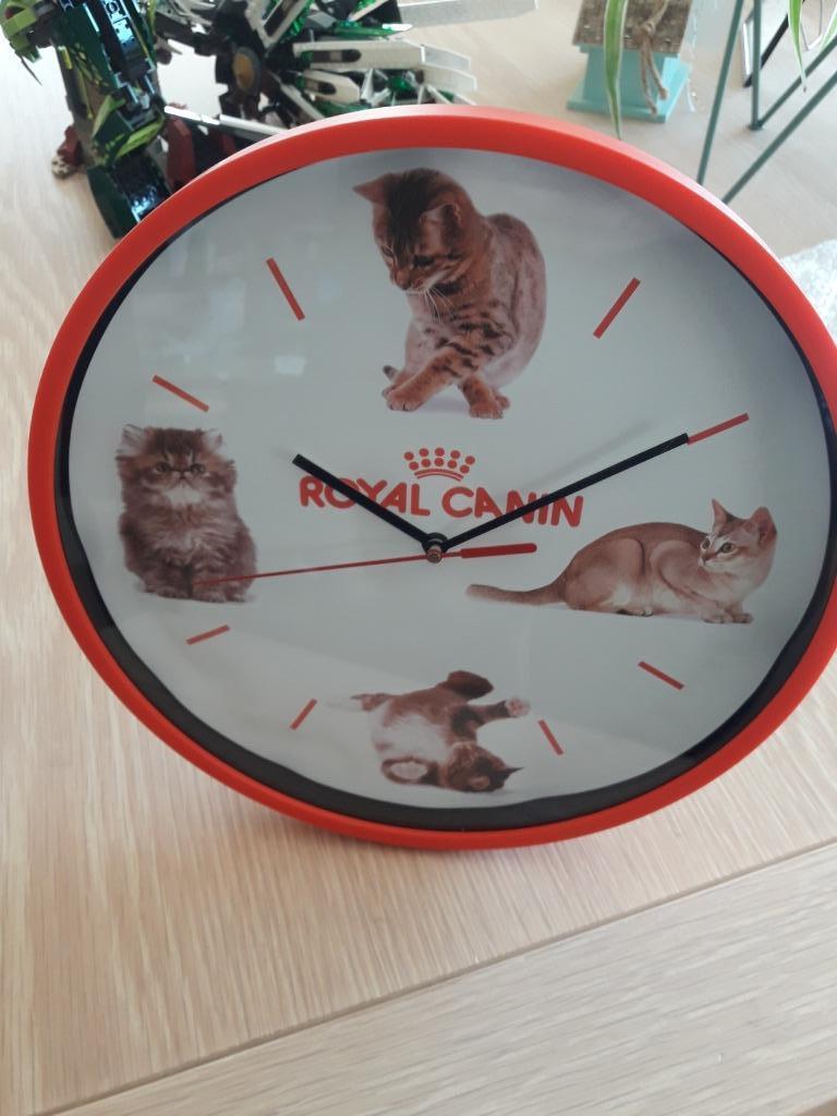 klok Royal Canin, Ophalen of Verzenden, Zo goed als nieuw, Digitaal, Wandklok