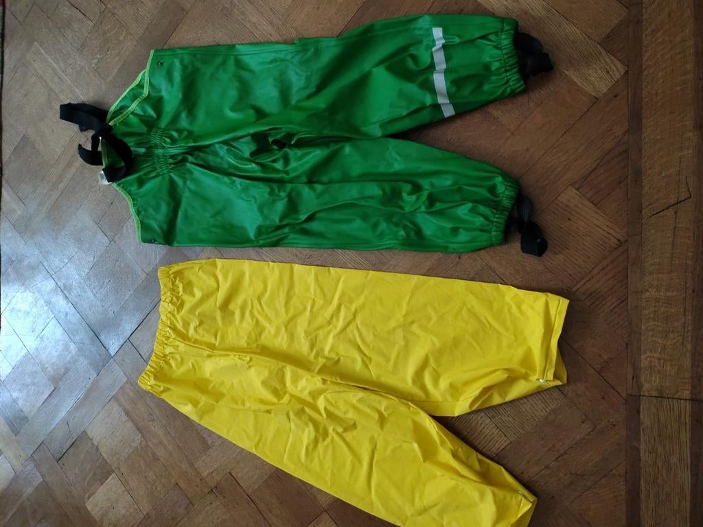 Pantalon de pluie vert, surrobe 116 et pantalon de pluie jau, Enfants & Bébés, Vêtements enfant | Taille 116, Comme neuf, Garçon ou Fille