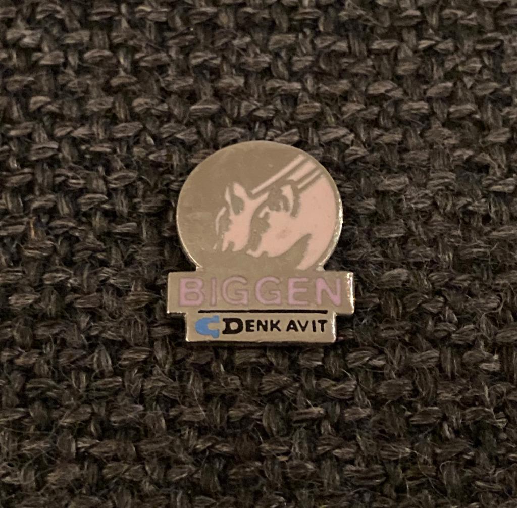 PIN - BIGGEN - DENKAVIT - VARKEN - COCHON - PIG, Verzenden, Gebruikt, Dier of Natuur, Speldje of Pin