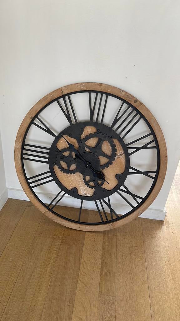 Wandklok  van hout, Huis en Inrichting, Woonaccessoires | Klokken, Ophalen of Verzenden, Zo goed als nieuw, Wandklok