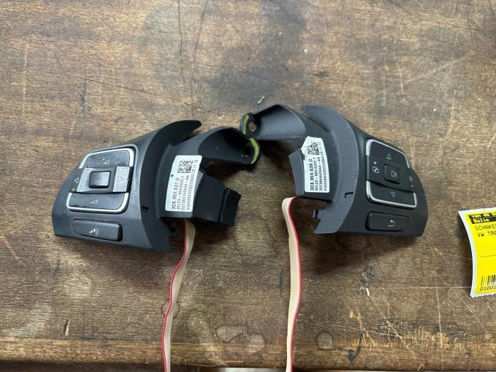 Schakelaar stuurbediening van een Volkswagen Transporter, Ophalen of Verzenden, 3 maanden garantie, Gebruikt, Volkswagen