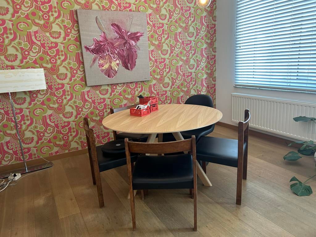 Ronde tafel van Hay (NIEUW), Huis en Inrichting, Ophalen, Nieuw, Rond, Modern