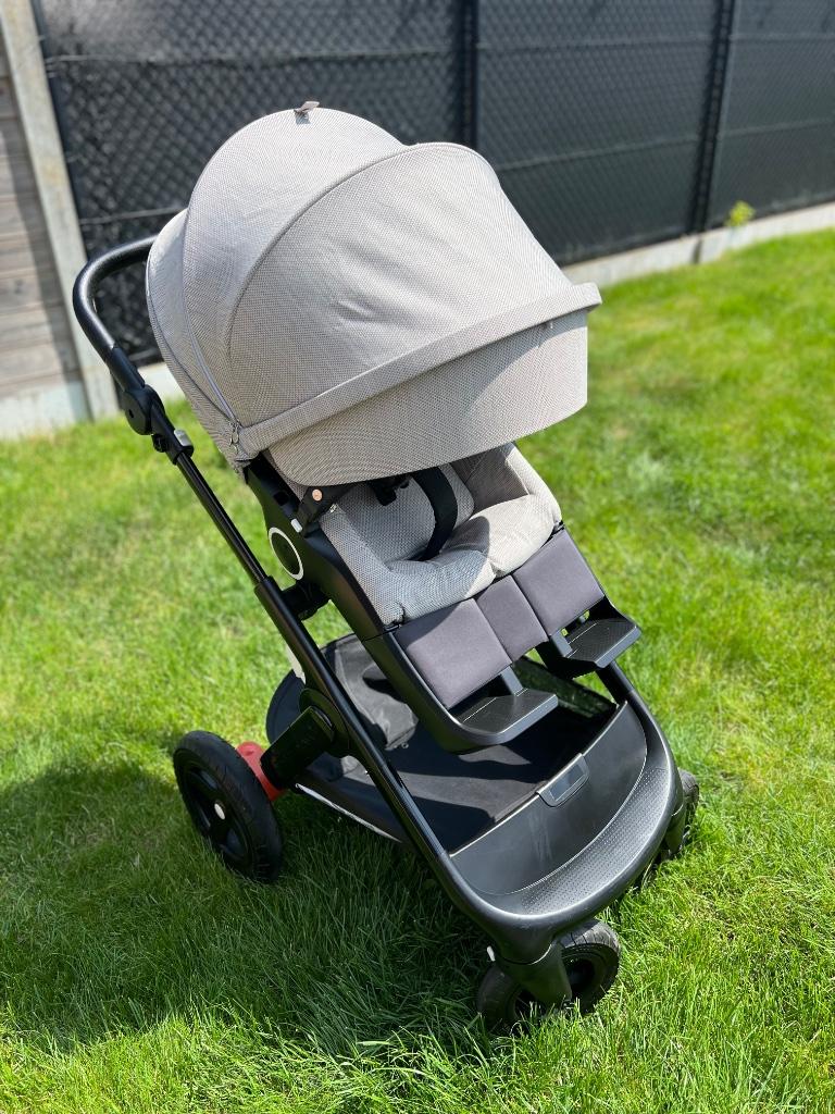 Stokke trailz limited edition zwarte frame, Kinderen en Baby's, Combiwagen, Ophalen, Overige merken, Verstelbare duwstang