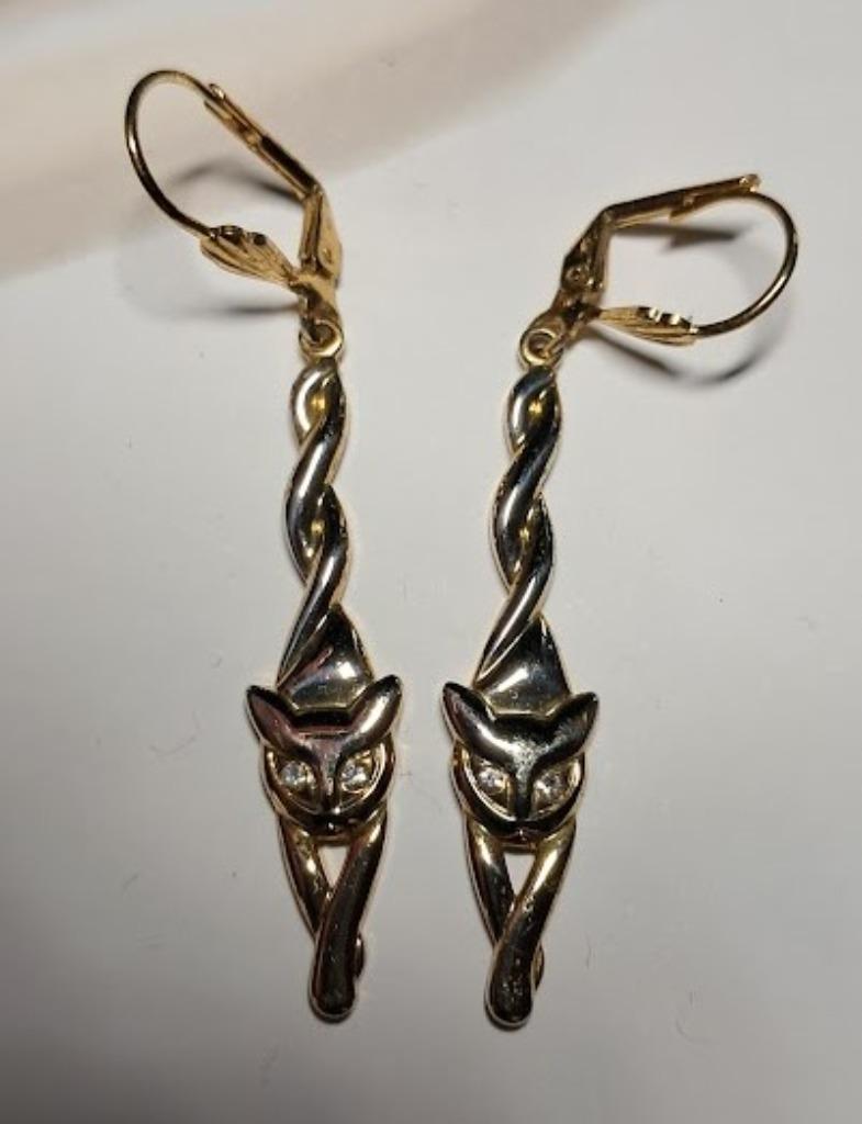 🎁 Boucles d'oreilles chat et feuilles, Bijoux, Sacs & Beauté, Boucles d'oreilles, Comme neuf, Pendantes, Autres matériaux, Jaune