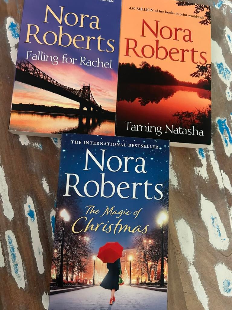 3 livres ENG Nora Roberts, Livres, Enlèvement, Comme neuf