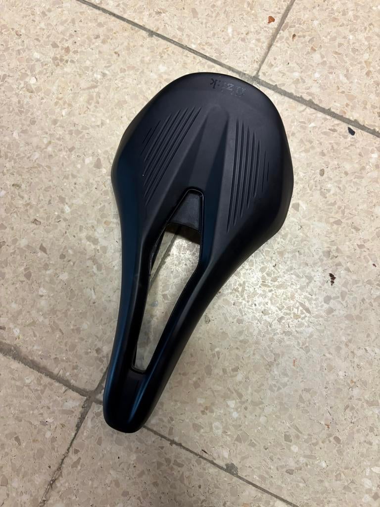 Zadel Fizik vento argo r5 nieuw 140mm, Fietsen en Brommers, Ophalen of Verzenden, Nieuw, Zadel