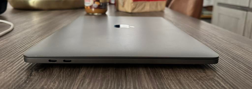 Macbook pro 2020, Informatique & Logiciels, Apple Macbooks, Enlèvement, Comme neuf, MacBook