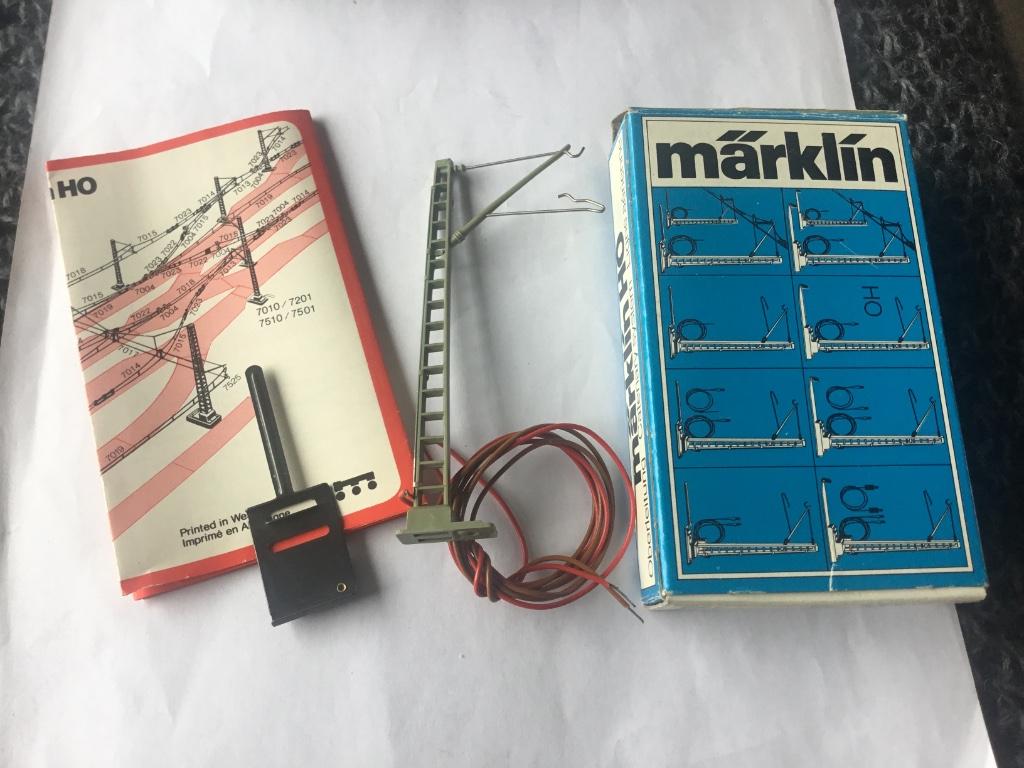 Märklin 7510 H0 K-Rail Aansluitmast 2 draadsvoeding, Neuf, Enlèvement ou Envoi, Autres types, Courant continu ou Courant alternatif