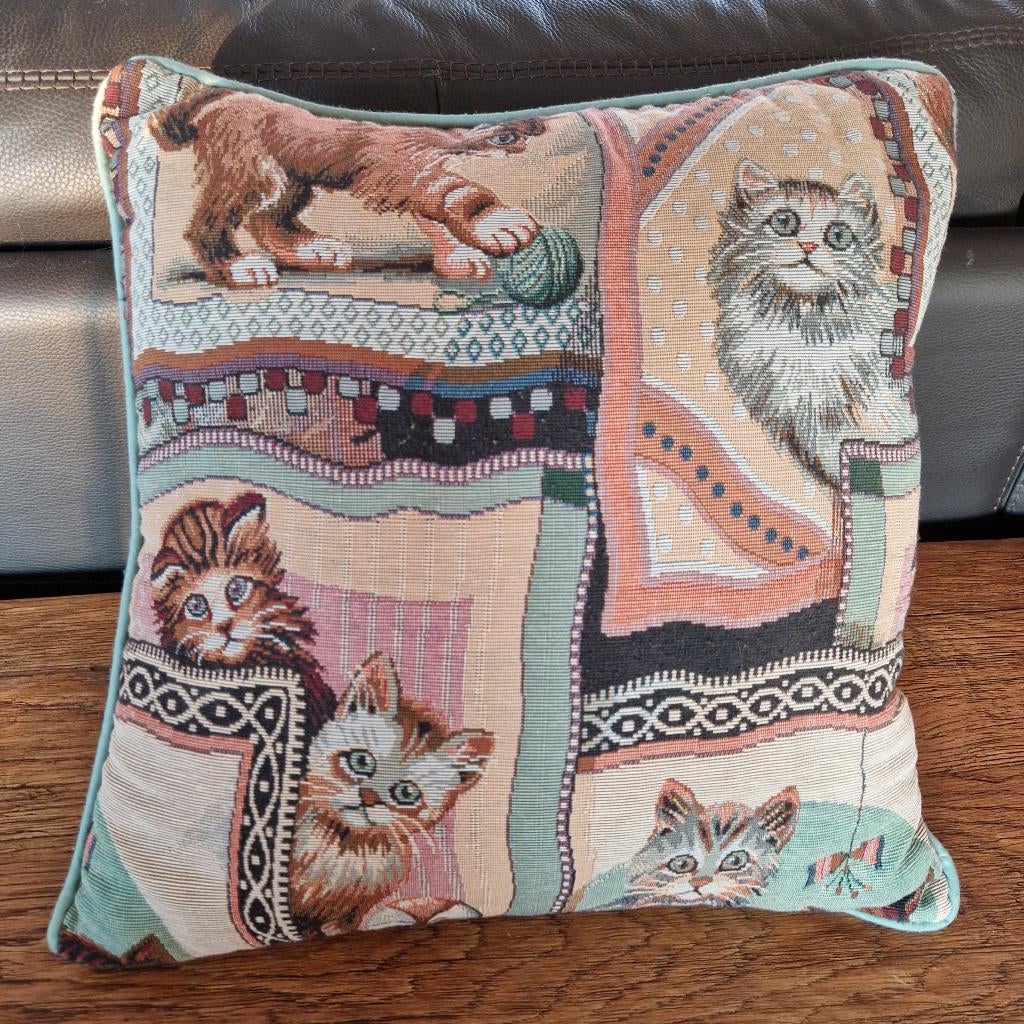Coussin "chats", Enlèvement ou Envoi, Comme neuf, Autres couleurs, Carré