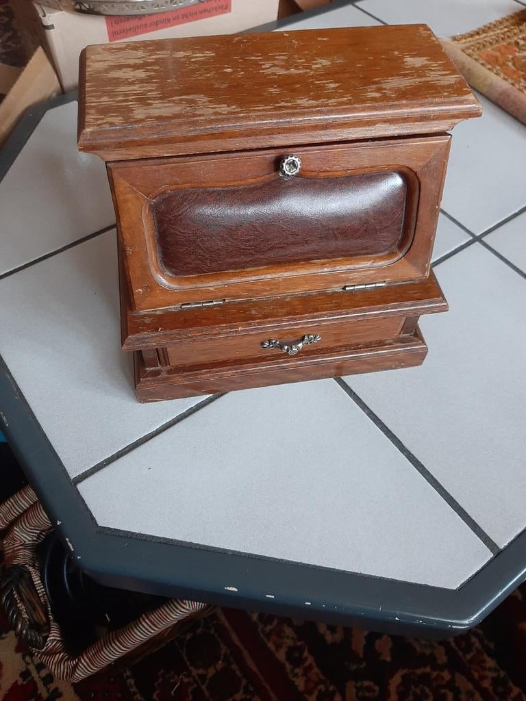 Juwelen kastje met schuifje afm hoogte19 br21cm diepte 13, Ophalen