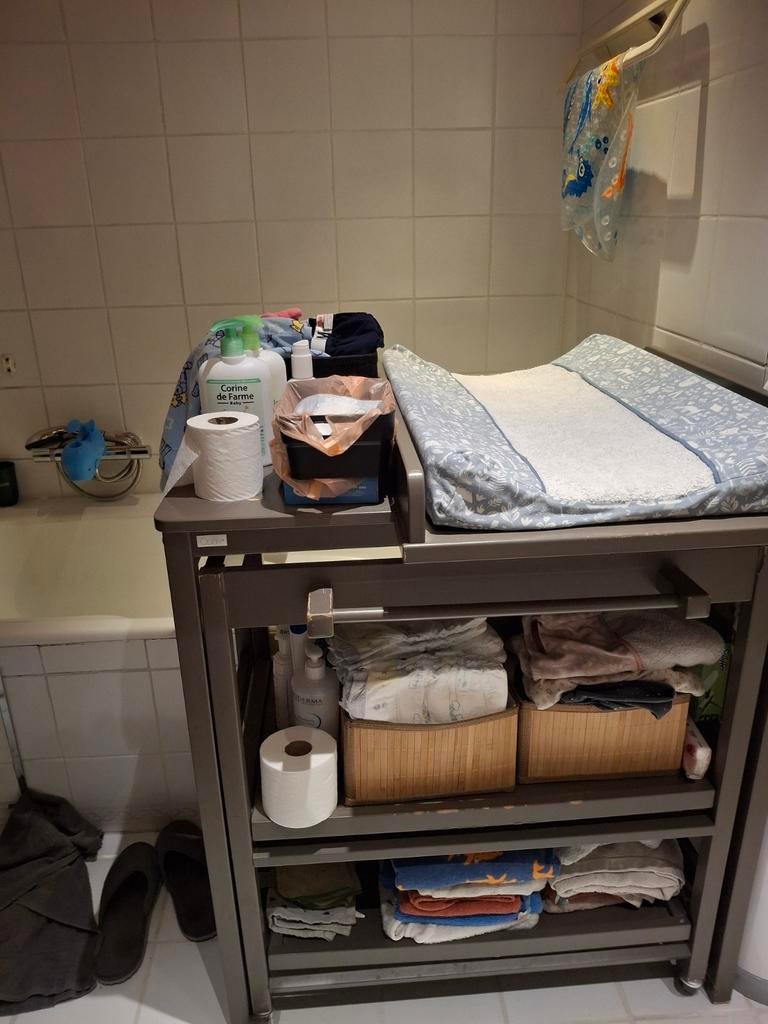 Verschoonmeubel badkamer, Ophalen