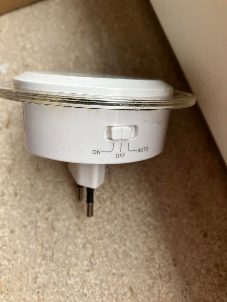 Chargeur USB avec lampe à LED/connecteur, Moins de 50 cm, Enlèvement ou Envoi, Métal, Comme neuf