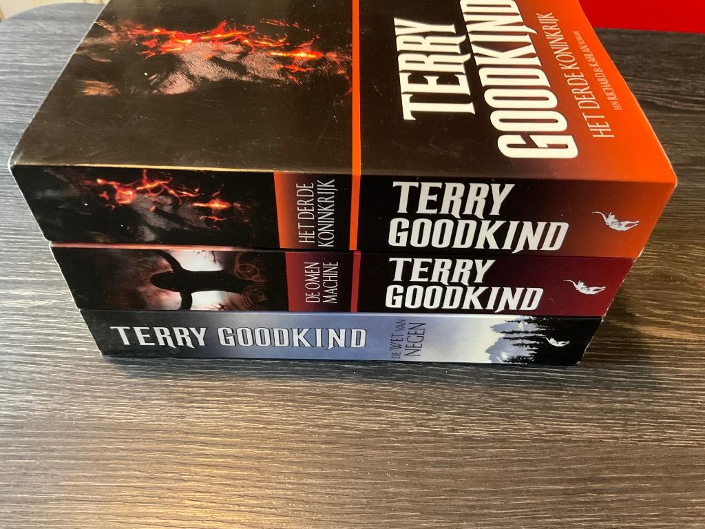 Set van 3 boeken Terry Goodkind Fantasy Wetten van de magie, Ophalen of Verzenden, Gelezen, Terry Goodkind