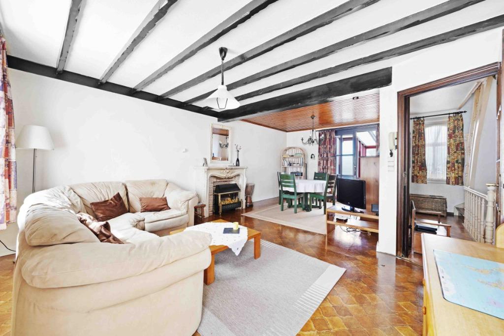 Maison de commerce au coeur de la ville, 94218 kWh/an, Habitation avec espace professionnel, 119 m², 200 à 500 m²