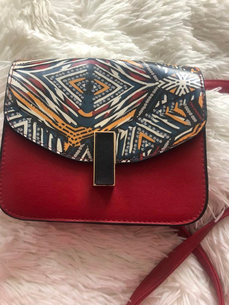 Petit sac sympa pour l’été il va égayer votre tenue, Comme neuf