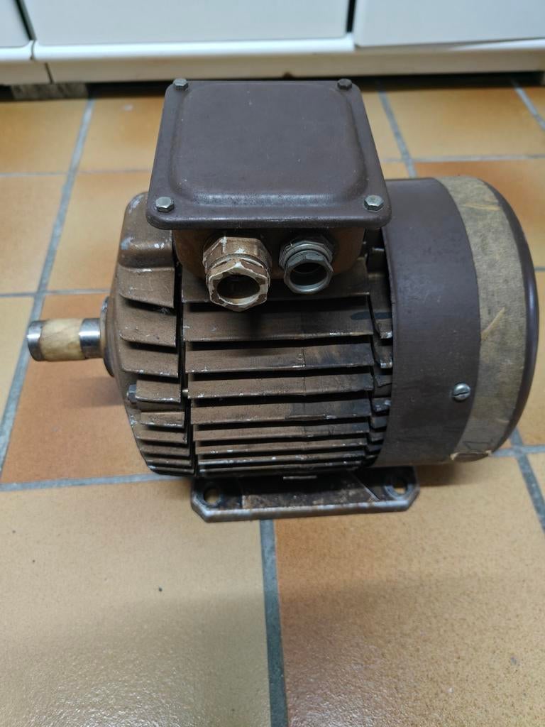 ELETROMOTOR 380V 2, 2 Kw 1410 tr/min, Ophalen of Verzenden, Zo goed als nieuw, Elektromotor, 1400 tot 1800 rpm